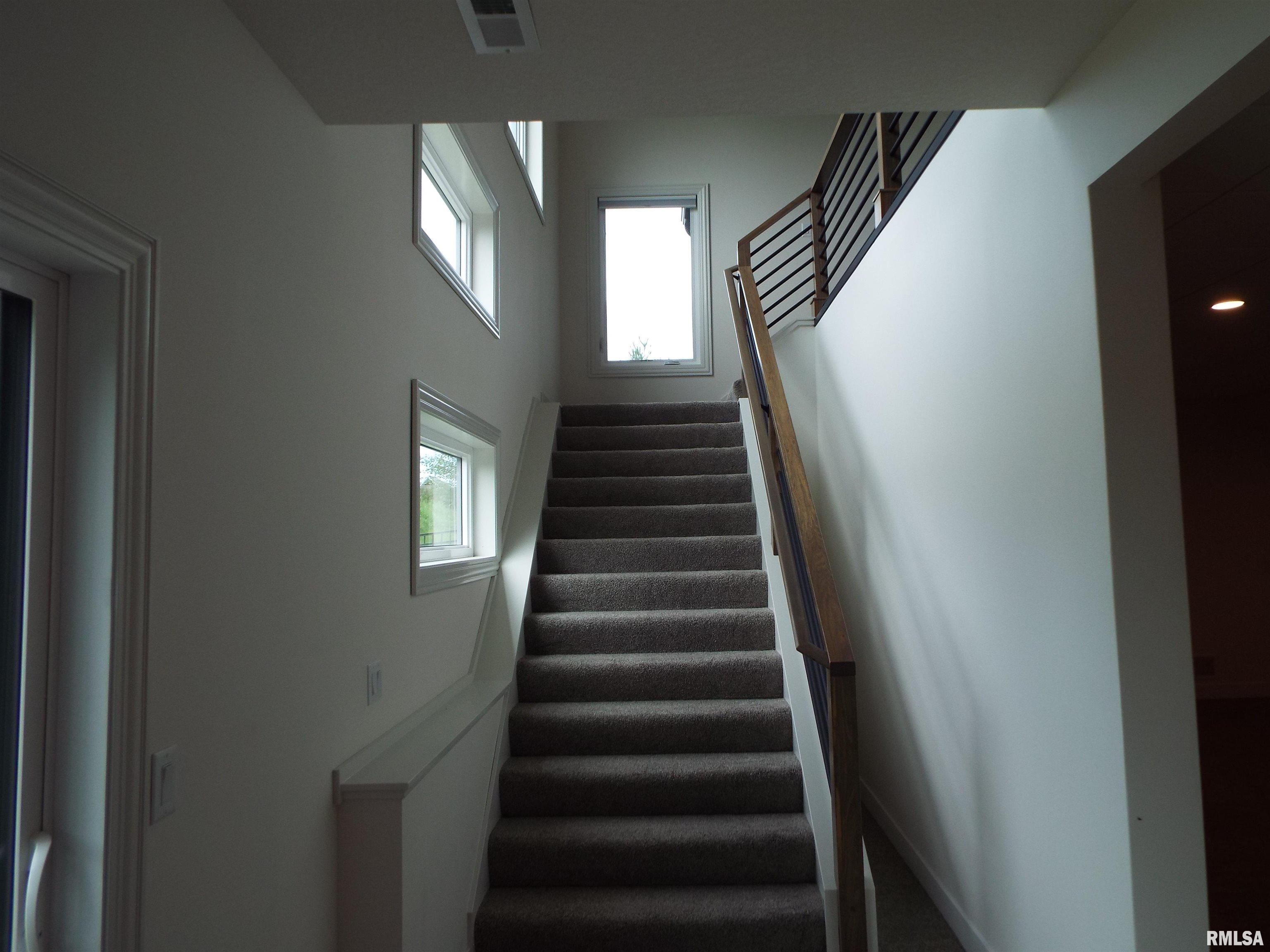 6745 Joseph Way Bettendorf, IA 52722 - Photo 30 of 47