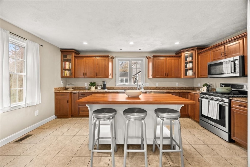 27 Brian Road Bridgewater, MA 02324 - Photo 21 of 42