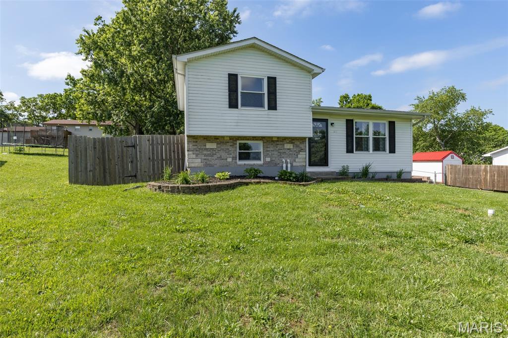 505 Rathburn Street De Soto, MO 63020 - Photo 2 of 42