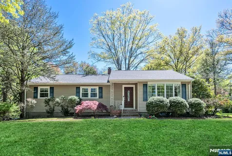$749,000 | 6 Briarcliff Road, Morris Plains, NJ 07950