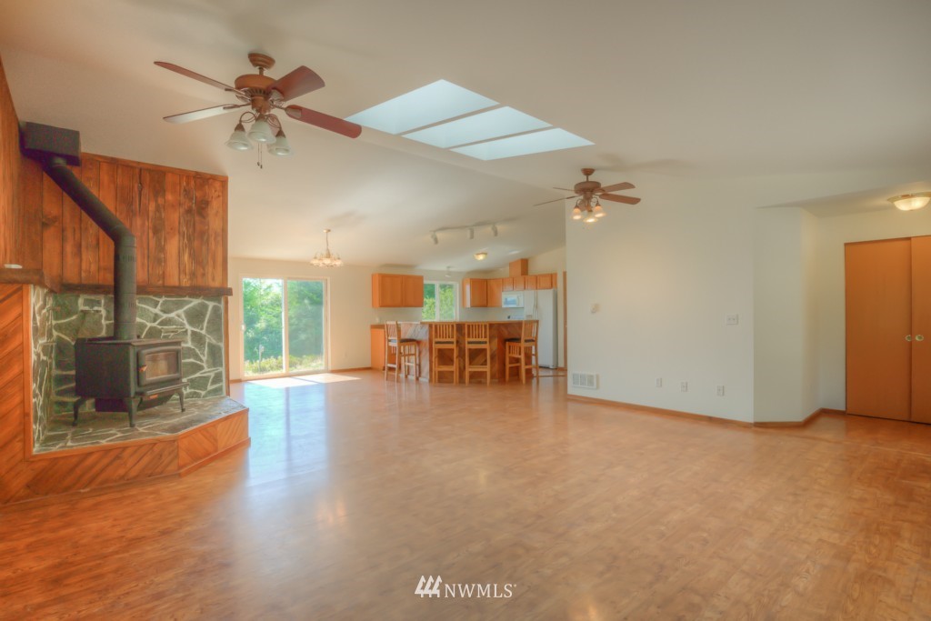 1022 Lookout Road Castle Rock, WA 98611 - Photo 11 of 23