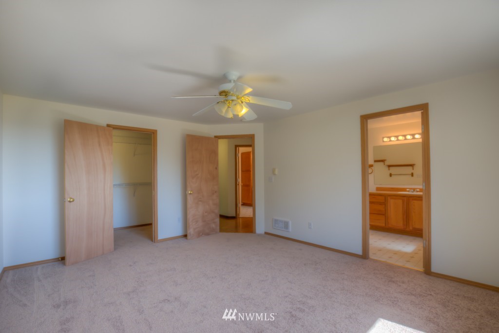 1022 Lookout Road Castle Rock, WA 98611 - Photo 12 of 23