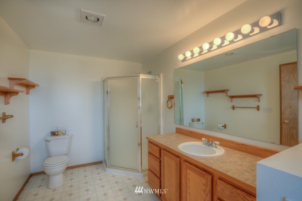 1022 Lookout Road Castle Rock, WA 98611 - Photo 15 of 23