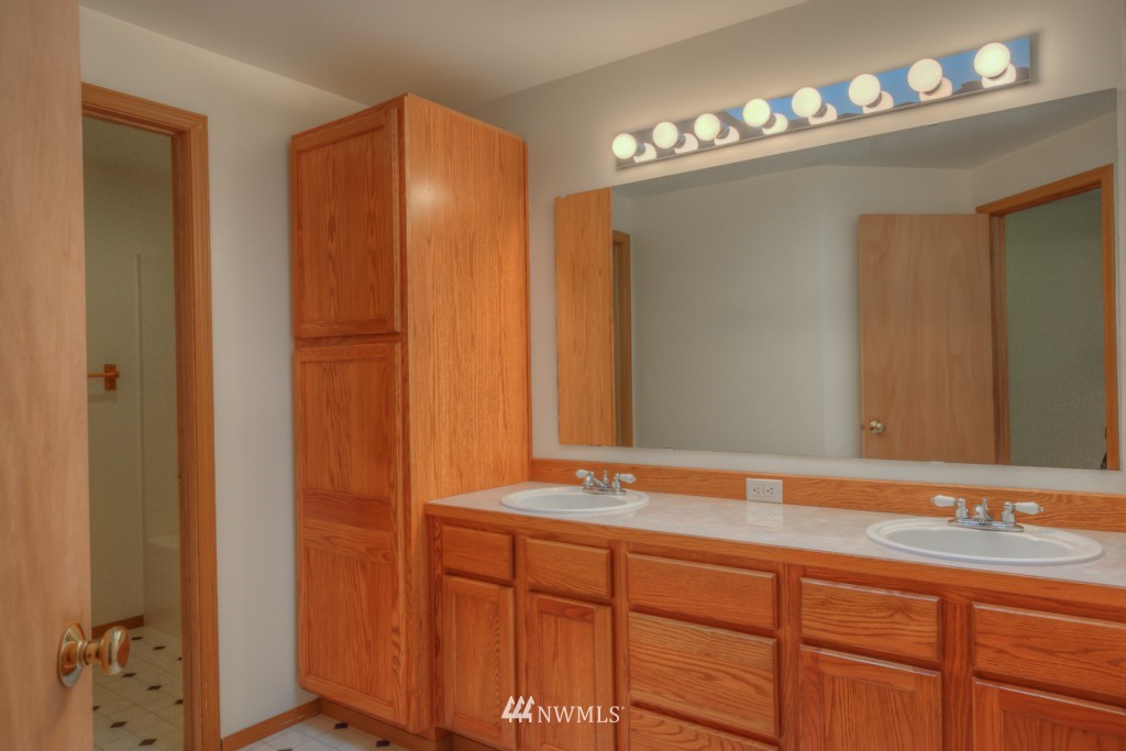1022 Lookout Road Castle Rock, WA 98611 - Photo 16 of 23