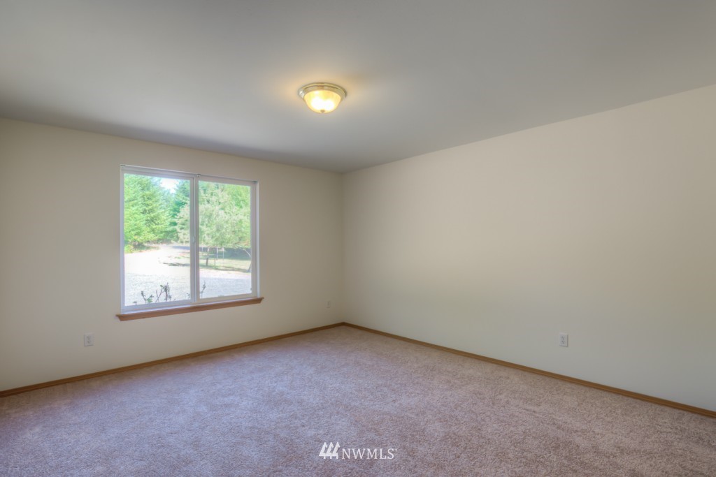 1022 Lookout Road Castle Rock, WA 98611 - Photo 18 of 23
