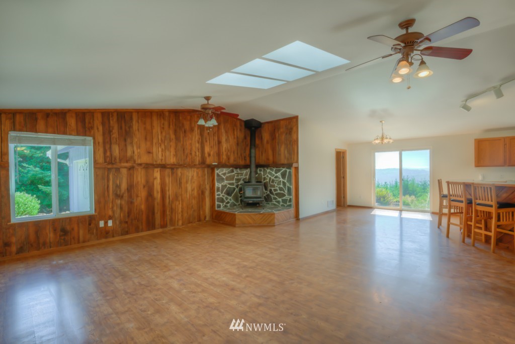 1022 Lookout Road Castle Rock, WA 98611 - Photo 6 of 23