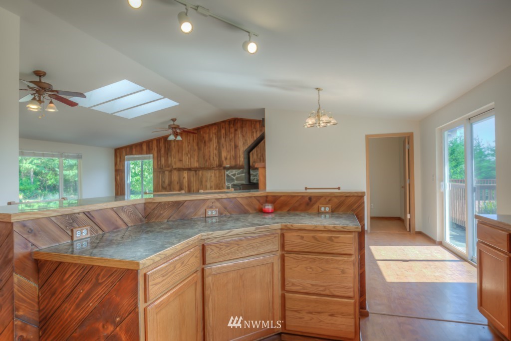 1022 Lookout Road Castle Rock, WA 98611 - Photo 9 of 23