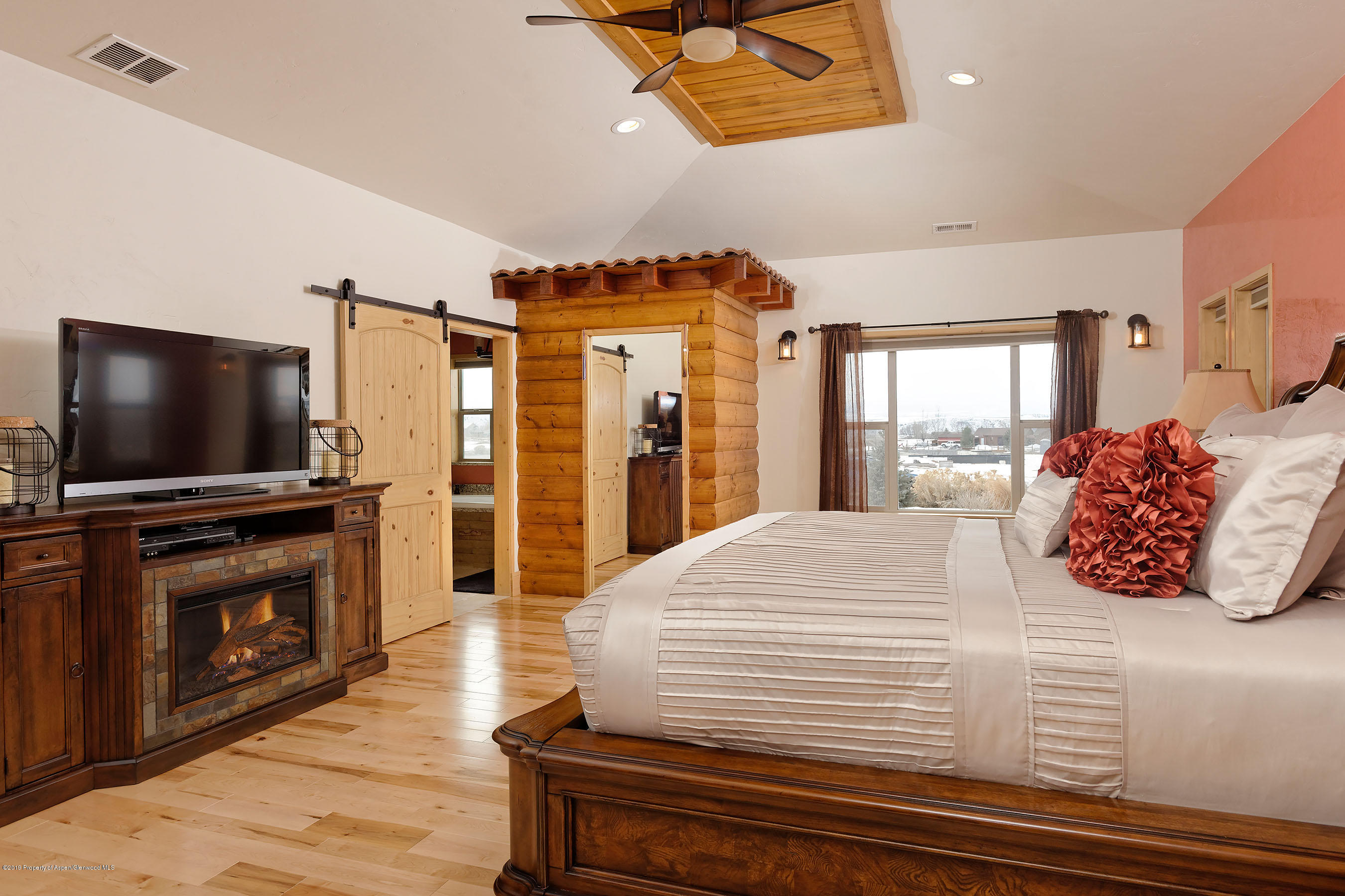 35 South Meadow Circle Rifle, CO 81650 - Photo 9 of 23 Master bedroom