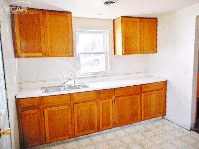 7298 Neff Road Mount Morris, MI 48458 - Photo 8 of 16 21178566-7.JPG