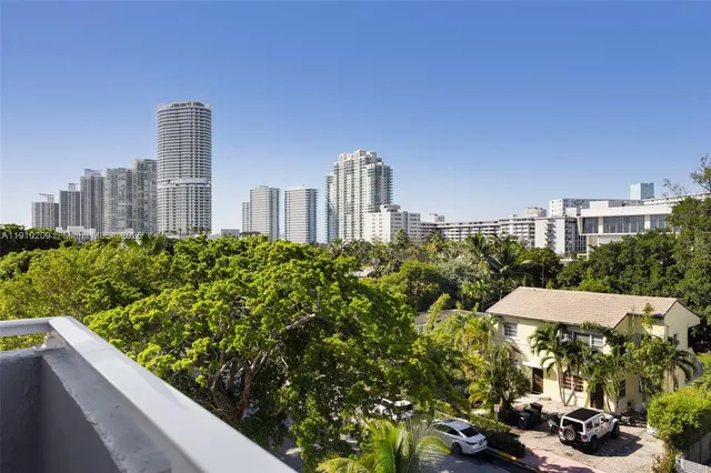 $499,000 | 947 Lenox Avenue, Unit 501, Miami Beach, FL 33139