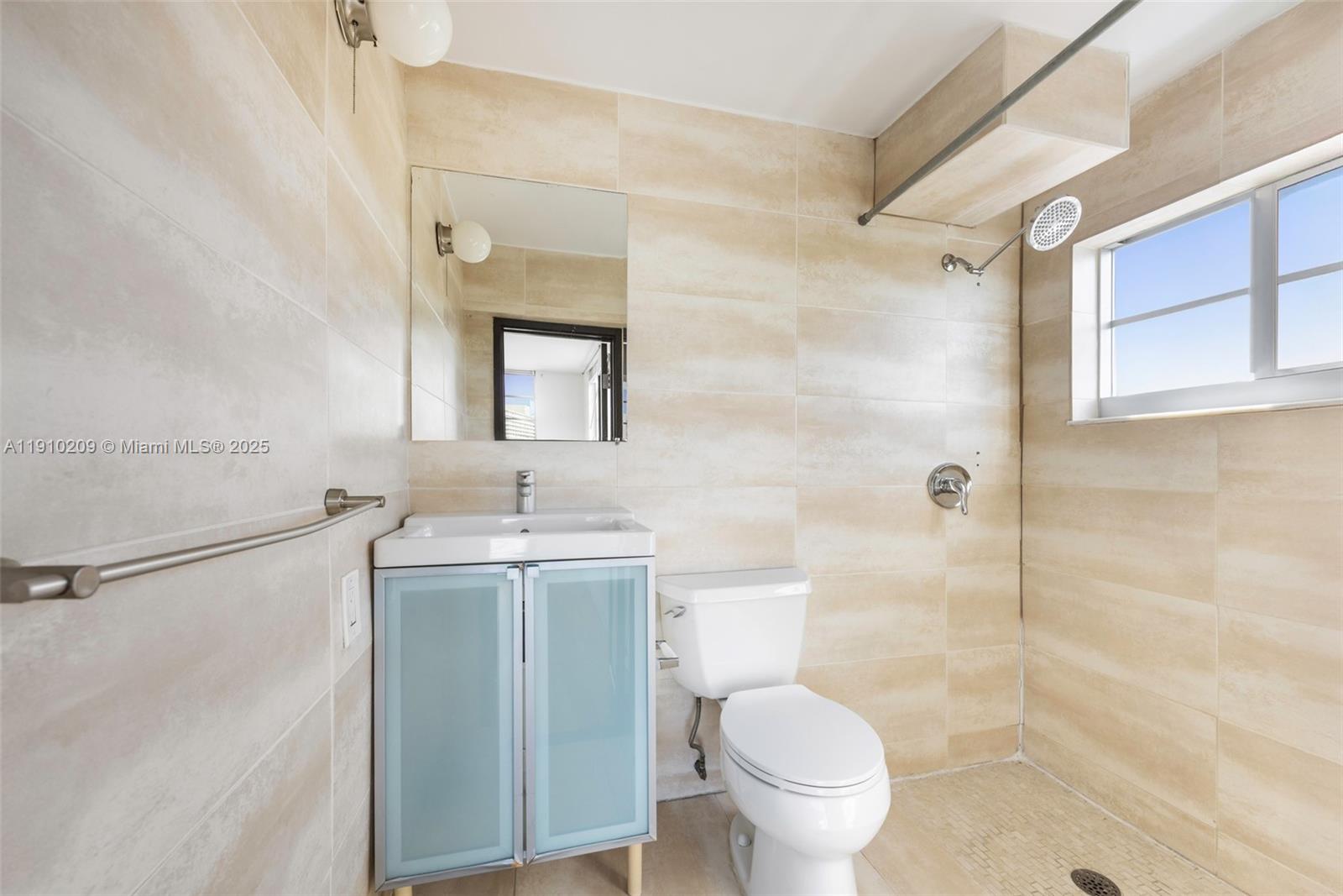 947 Lenox Avenue, Unit 501 Miami Beach, FL 33139 - Photo 19 of 21