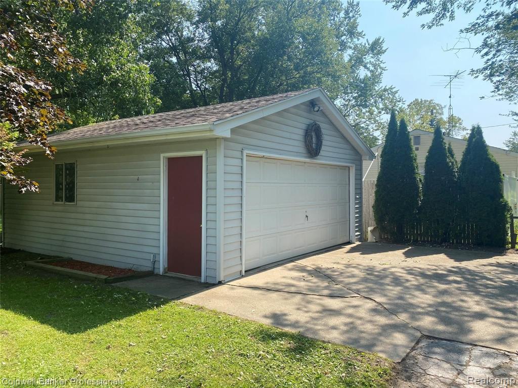 3272 North Genesee Road Flint, MI 48506 - Photo 14 of 14