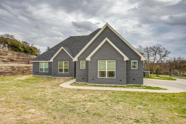 $494,900 | 3008 Delton Drive, Springtown, TX 76082