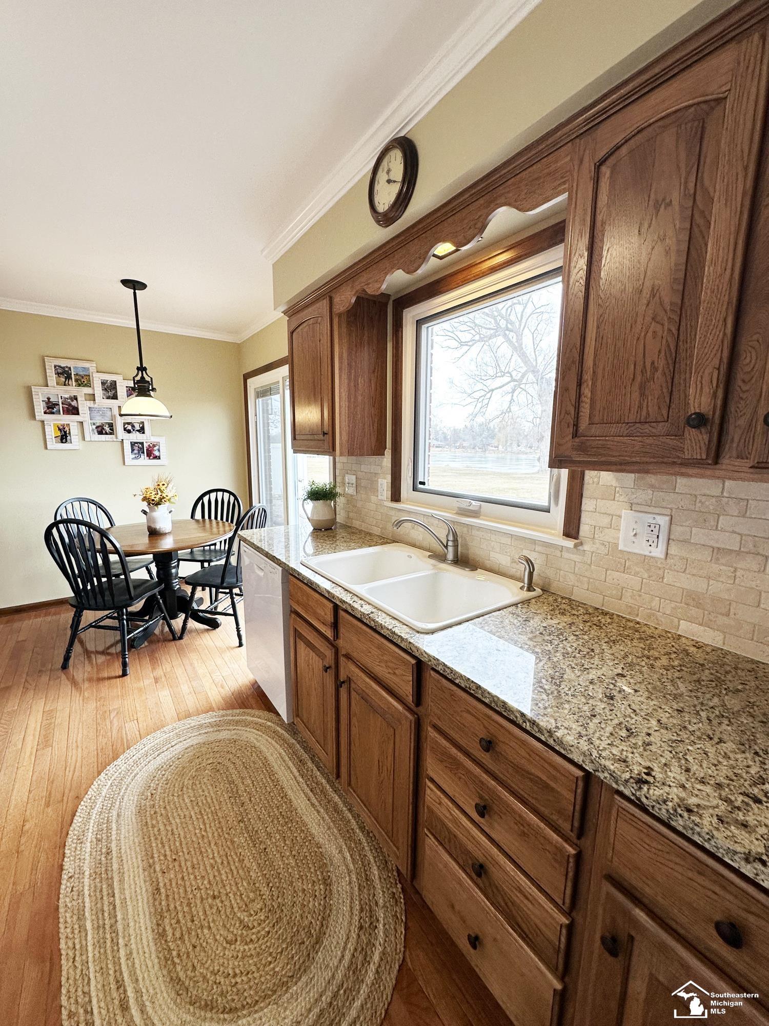 1880 Riviera Drive Monroe, MI 48161 - Photo 16 of 32 50166107-da8dd0d2-e57c-4106-9850-da52281912bb.JPG