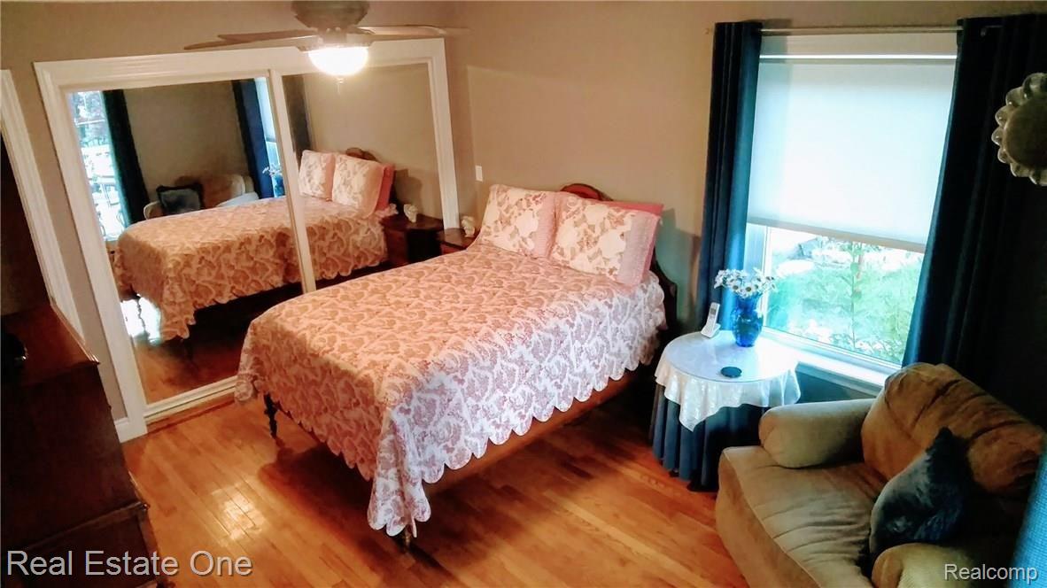 3249 Wakefield Road Berkley, MI 48072 - Photo 13 of 44 First floor bedroom suite