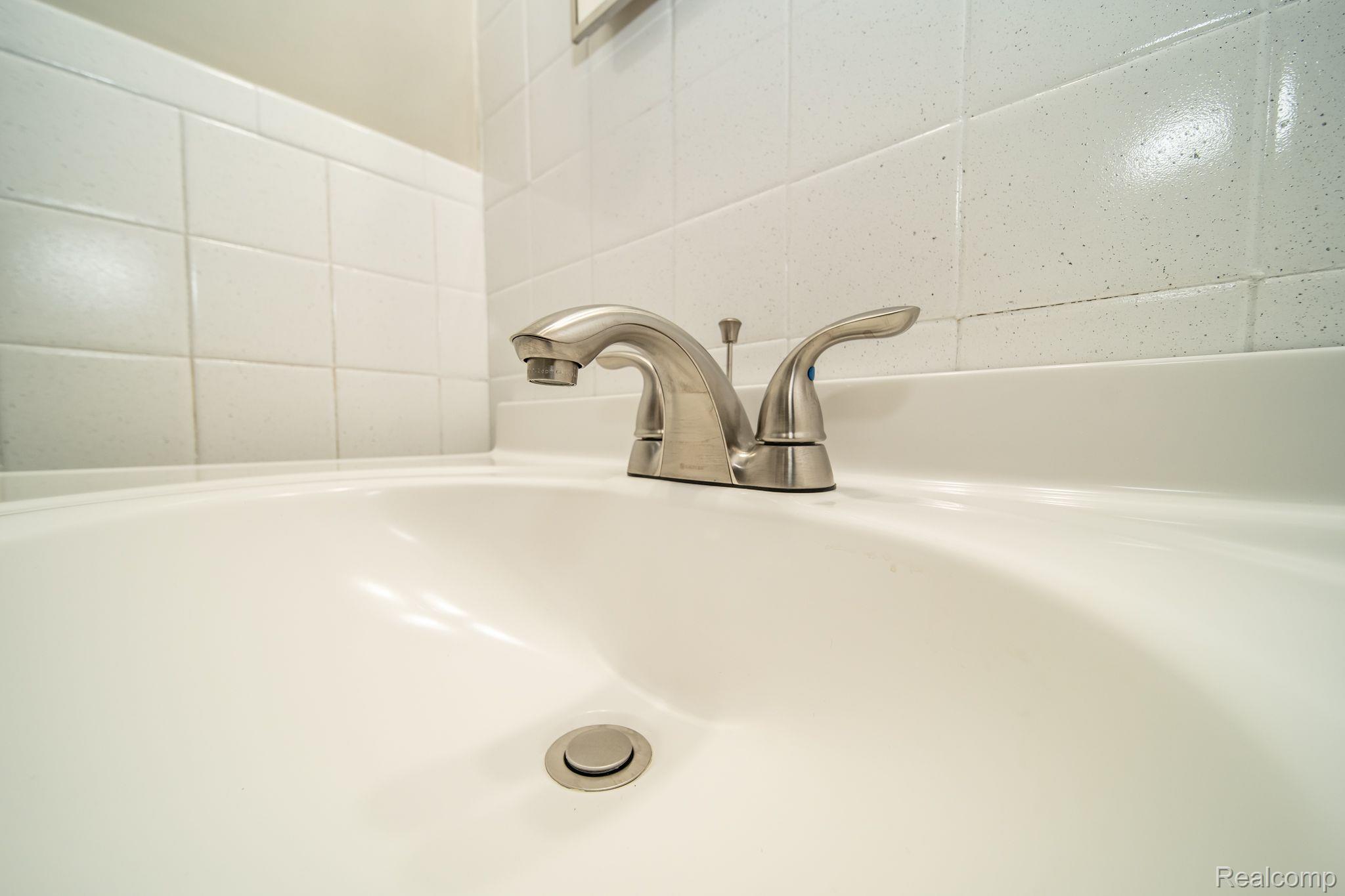 11390 Racine Road Warren, MI 48093 - Photo 23 of 81 Gallery Image 23