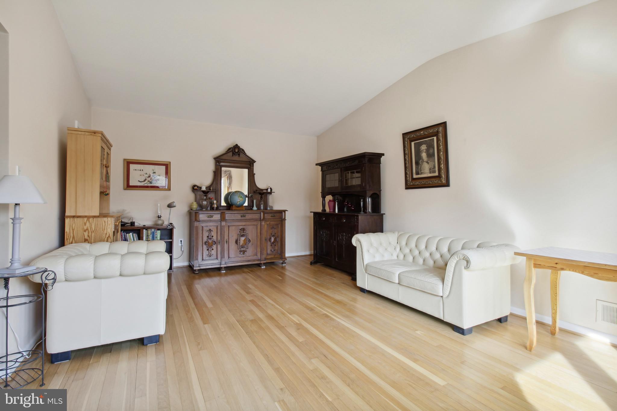 1817 Snowdrop Lane Silver Spring, MD 20906 - Photo 4 of 30 Living Room