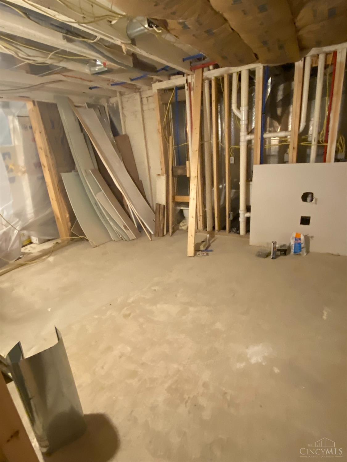 7700 Myers Road Middletown, OH 45042 - Photo 21 of 33 bonus possible 3rd bed room in basement