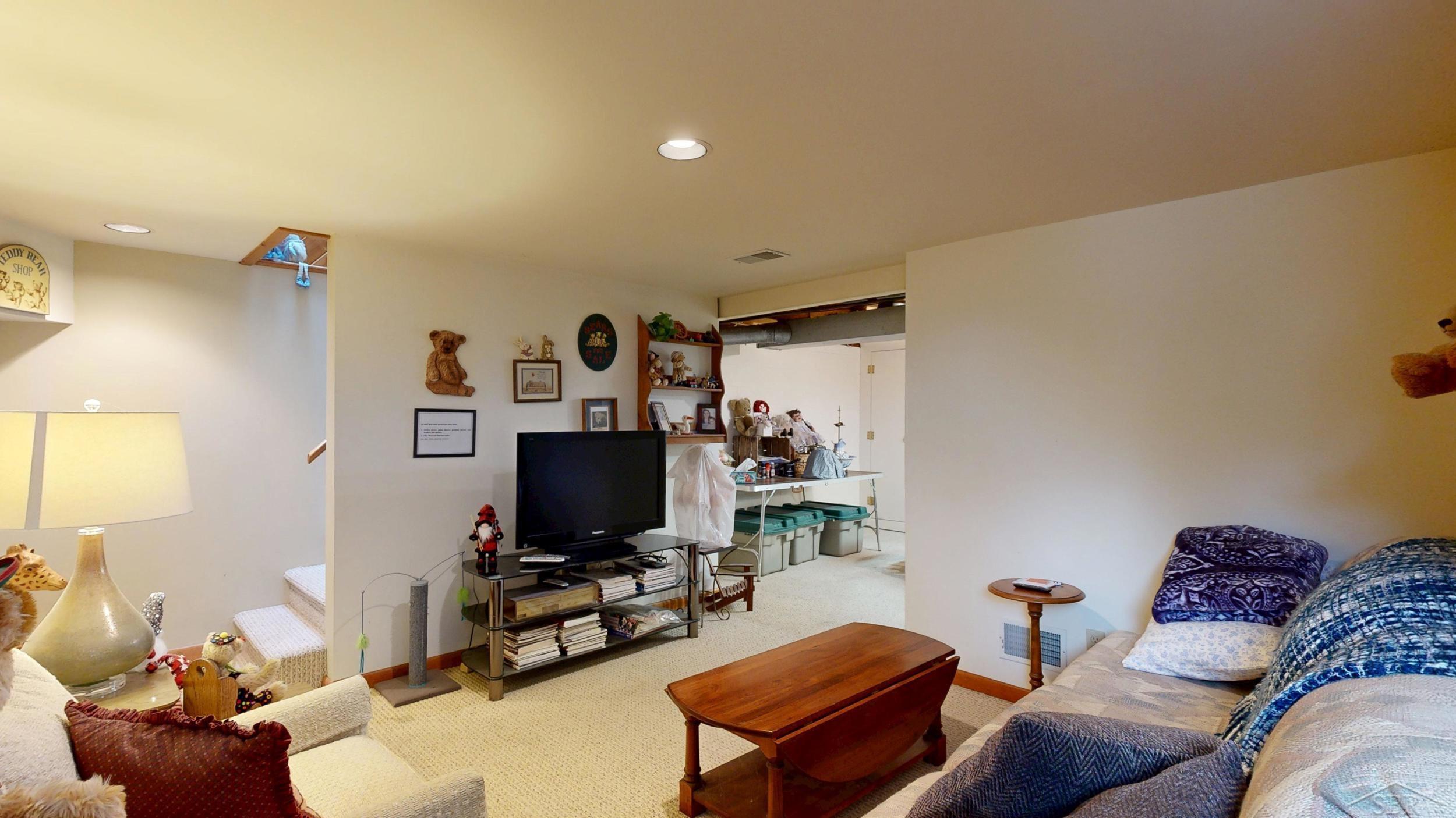 5220 North River Road Freeland, MI 48623 - Photo 41 of 47