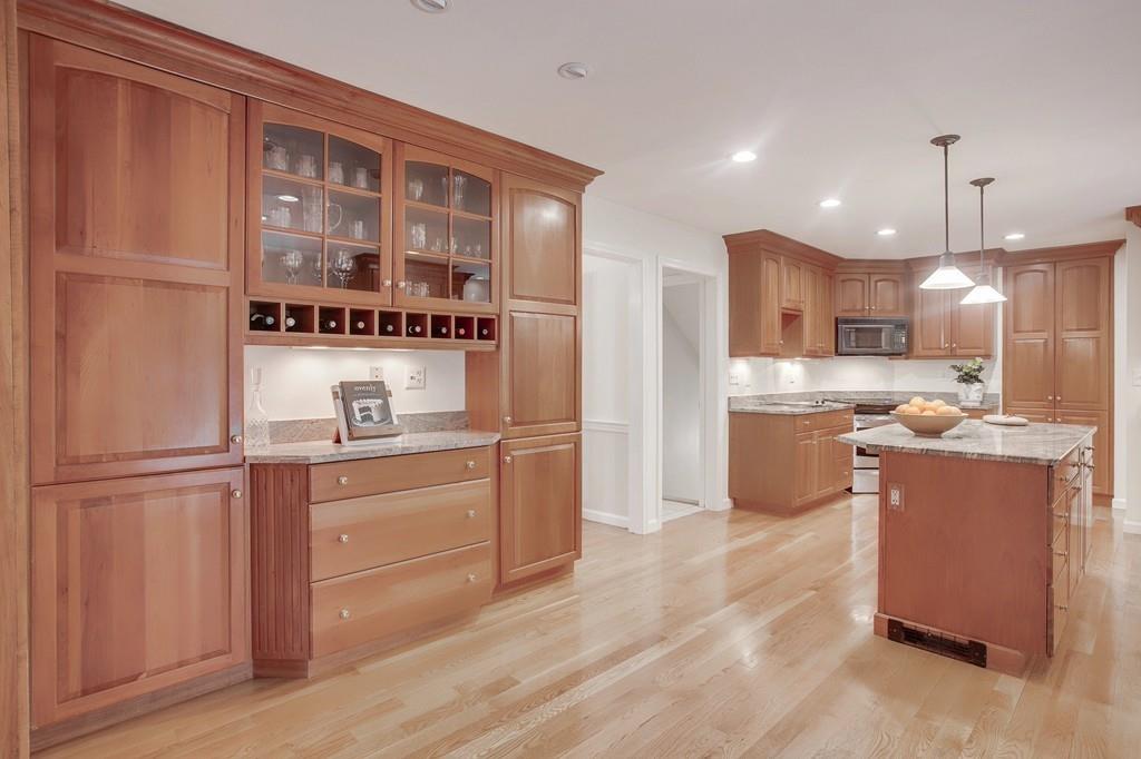 345 Border Road Concord, MA 01742 - Photo 4 of 28