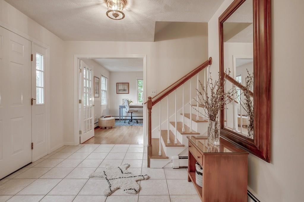 345 Border Road Concord, MA 01742 - Photo 7 of 28