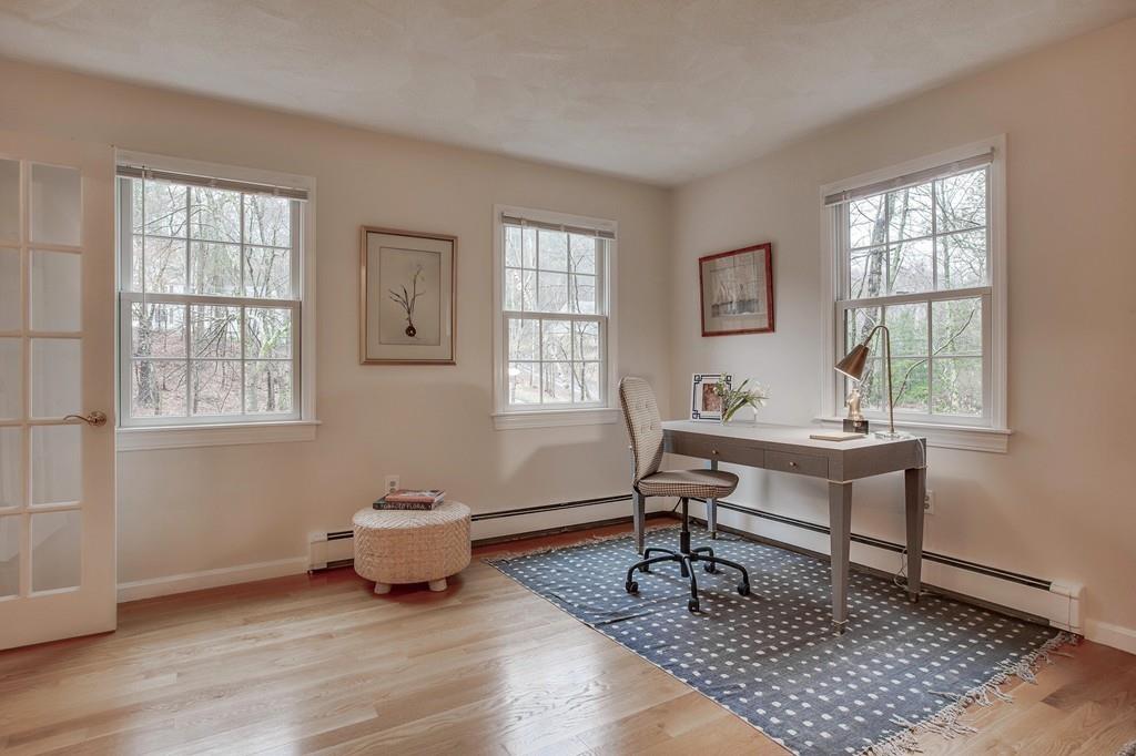 345 Border Road Concord, MA 01742 - Photo 9 of 28
