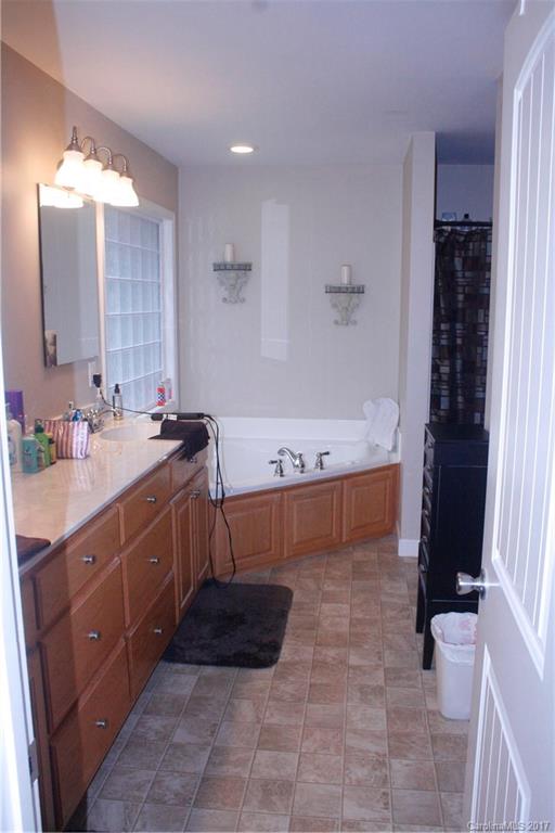 5956 Pittstown Road Hickory, NC 28602 - Photo 11 of 16 Gallery Image 11