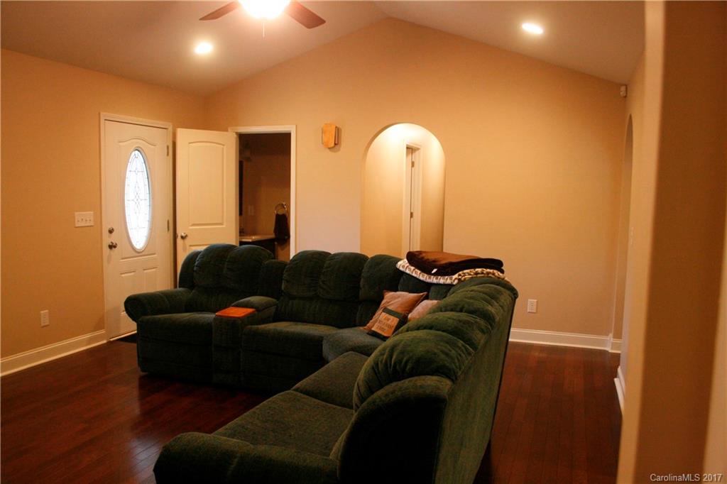 5956 Pittstown Road Hickory, NC 28602 - Photo 10 of 16 Gallery Image 10