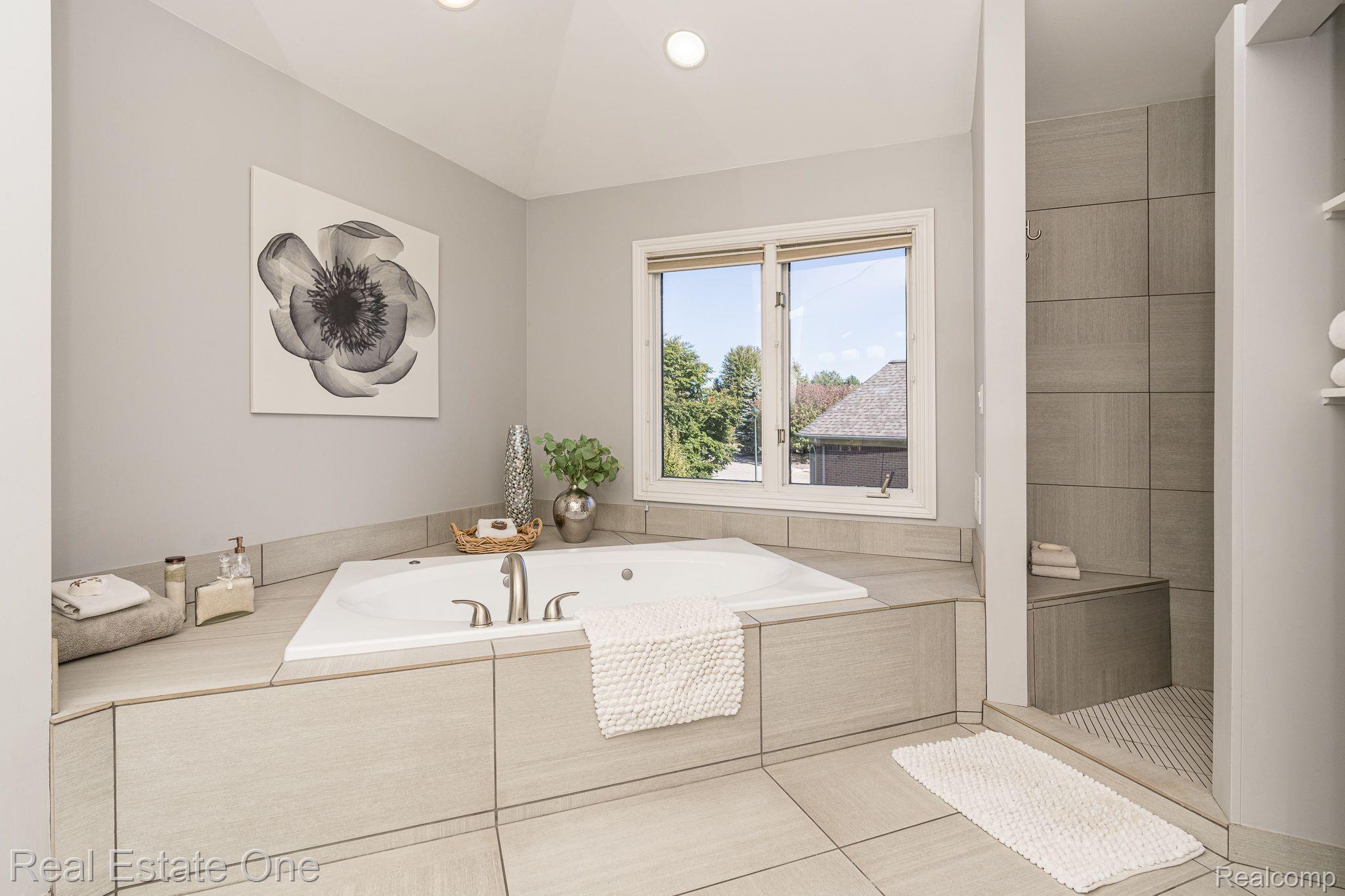 607 Springview Drive Rochester, MI 48307 - Photo 17 of 34 Gallery Image 17