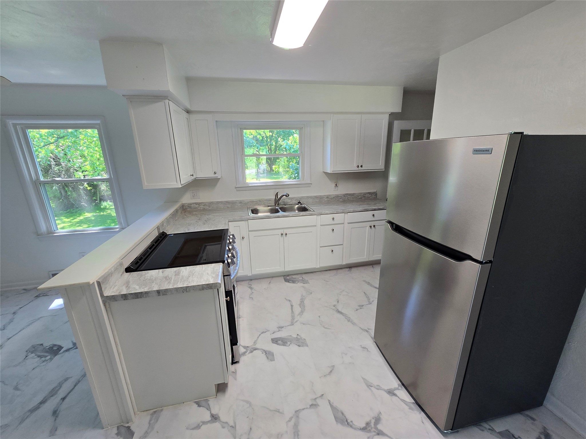 5002 Grubb Road Erie, PA 16506 - Photo 6 of 20 Kitchen