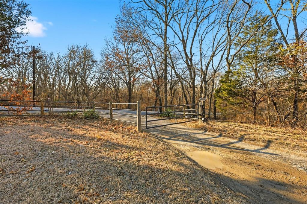 4874 Luella Road Sherman, TX 75090 - Photo 3 of 39