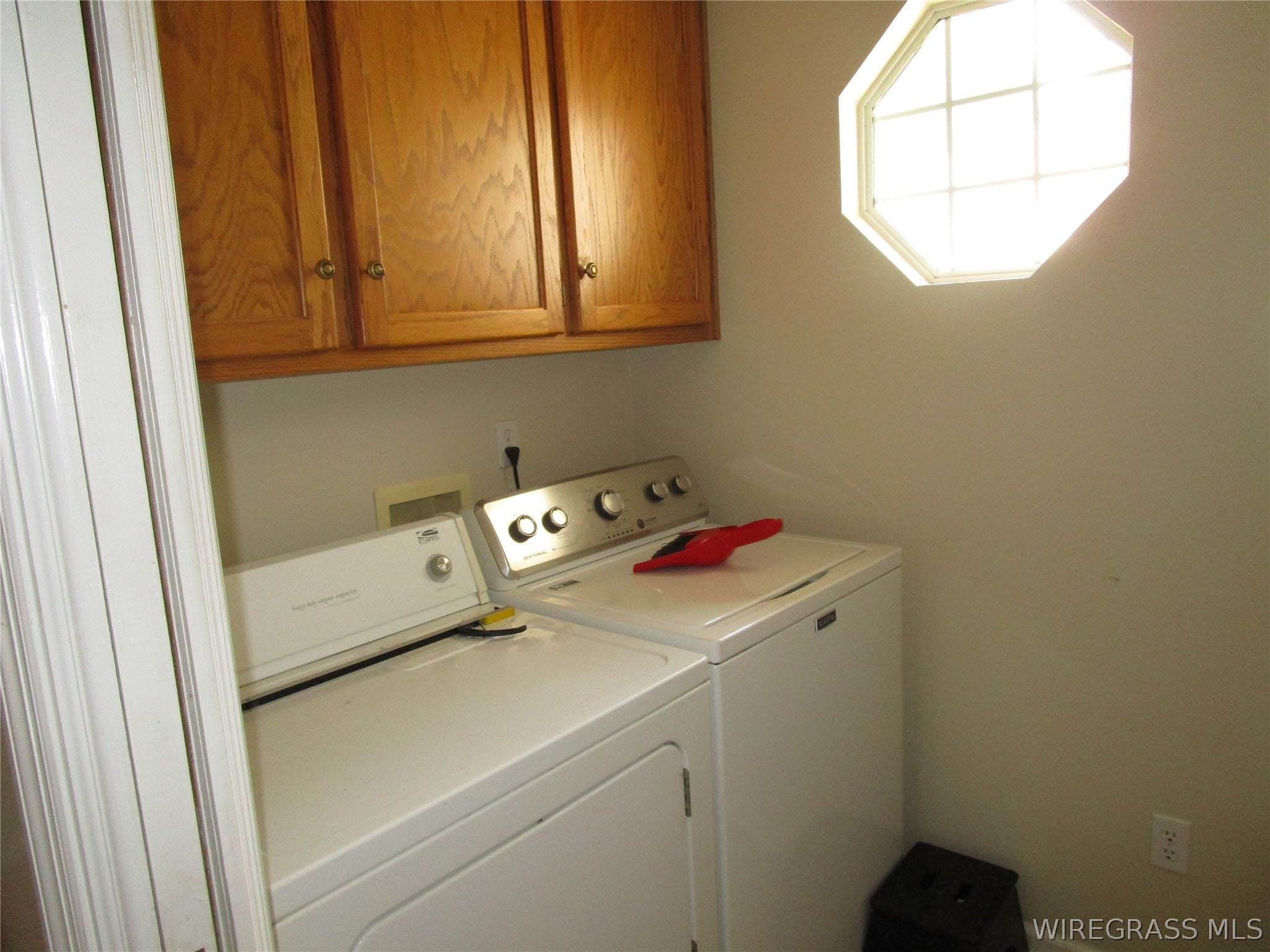 126 Windover Way Enterprise, AL 36330 - Photo 10 of 43 Laundry room