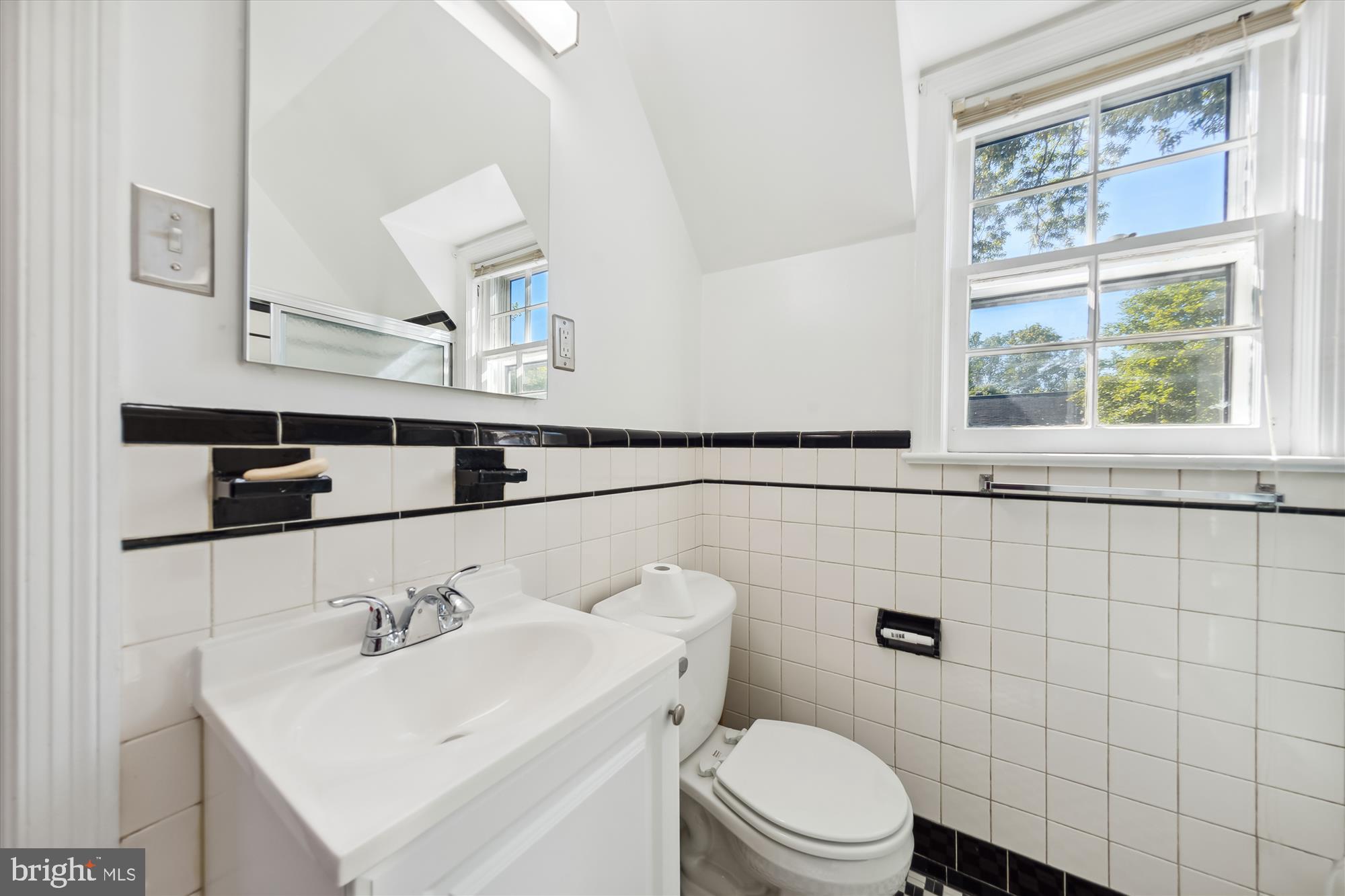 1655 Primrose Road Northwest Washington, DC 20012 - Photo 44 of 70 Bath