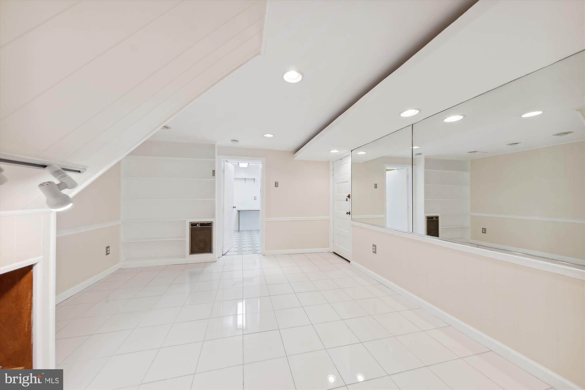 1655 Primrose Road Northwest Washington, DC 20012 - Photo 51 of 70 Hall