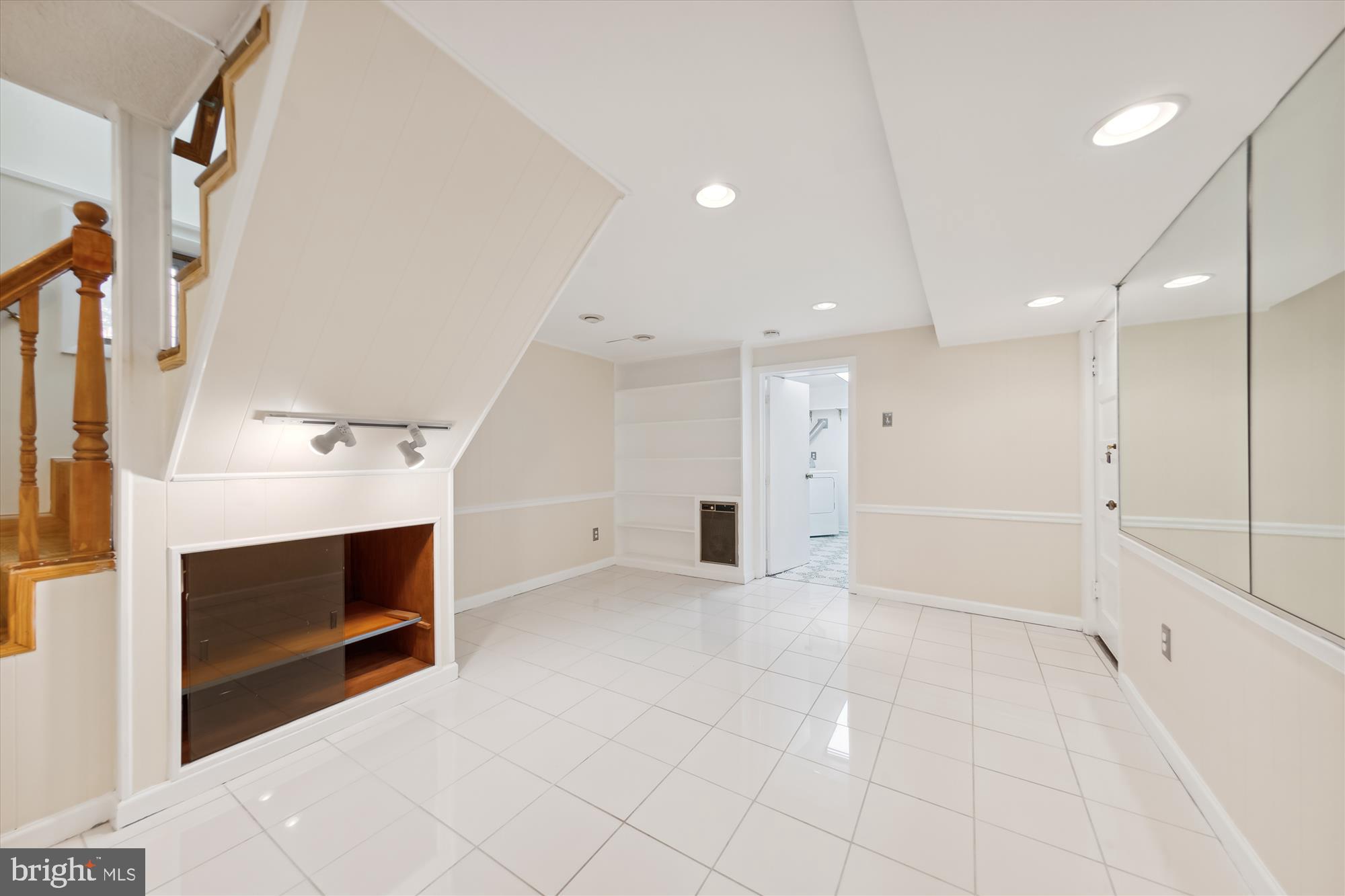 1655 Primrose Road Northwest Washington, DC 20012 - Photo 52 of 70 Hall