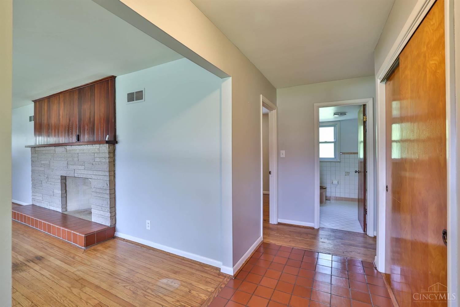 8747 Cheviot Road Cincinnati, OH 45251 - Photo 5 of 28