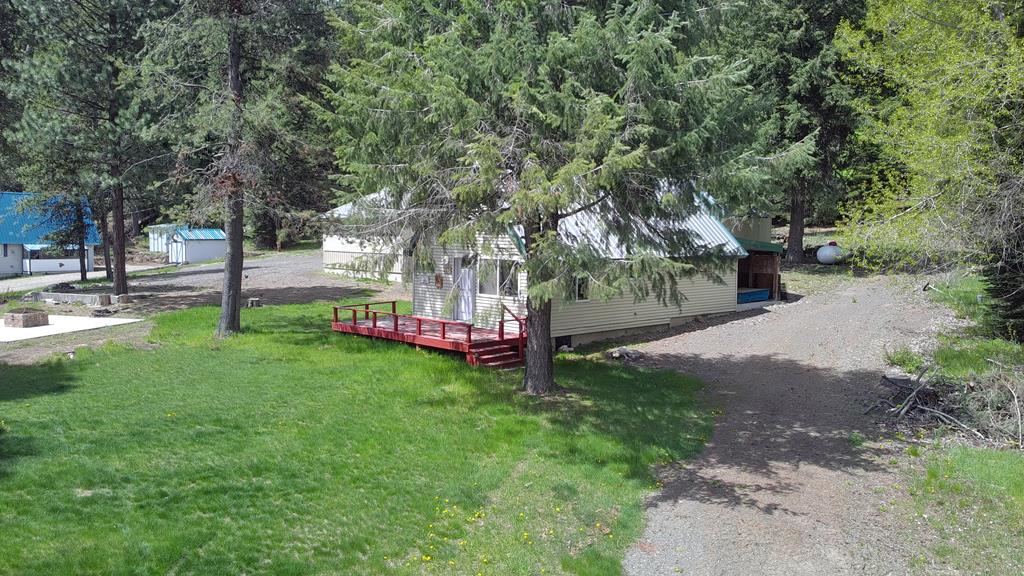 10125 Round Valley Road Cascade, ID 83611 - Photo 22 of 23 Driveway to the carport