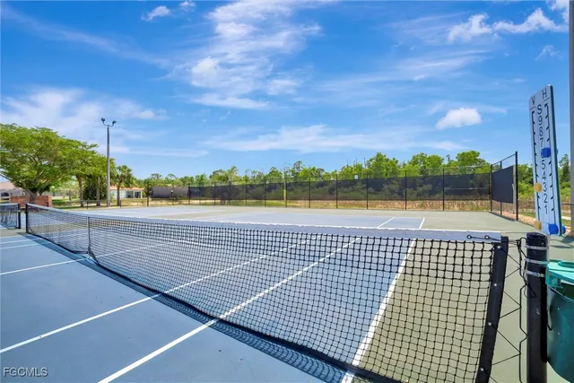 a view of outdoor space with city view