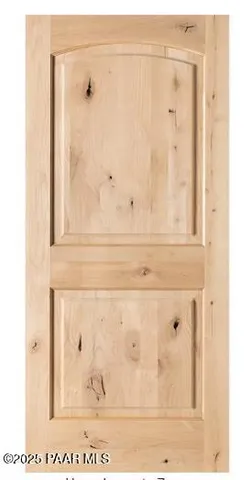 a picture of a wall with a white wall