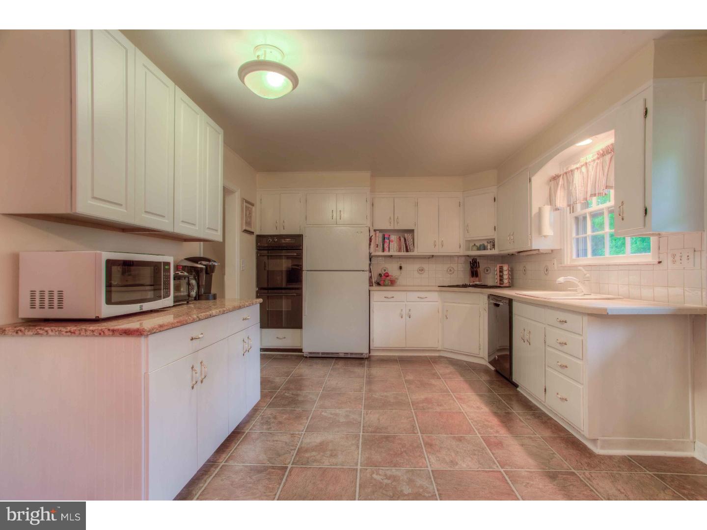 225 Yale Road Wayne, PA 19087 - Photo 8 of 24