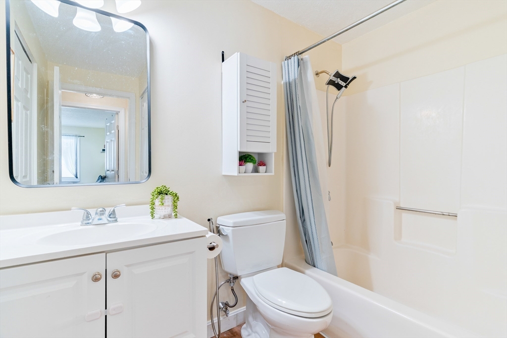 602 Franklin Crossing Road, Unit 602 Franklin, MA 02038 - Photo 26 of 41