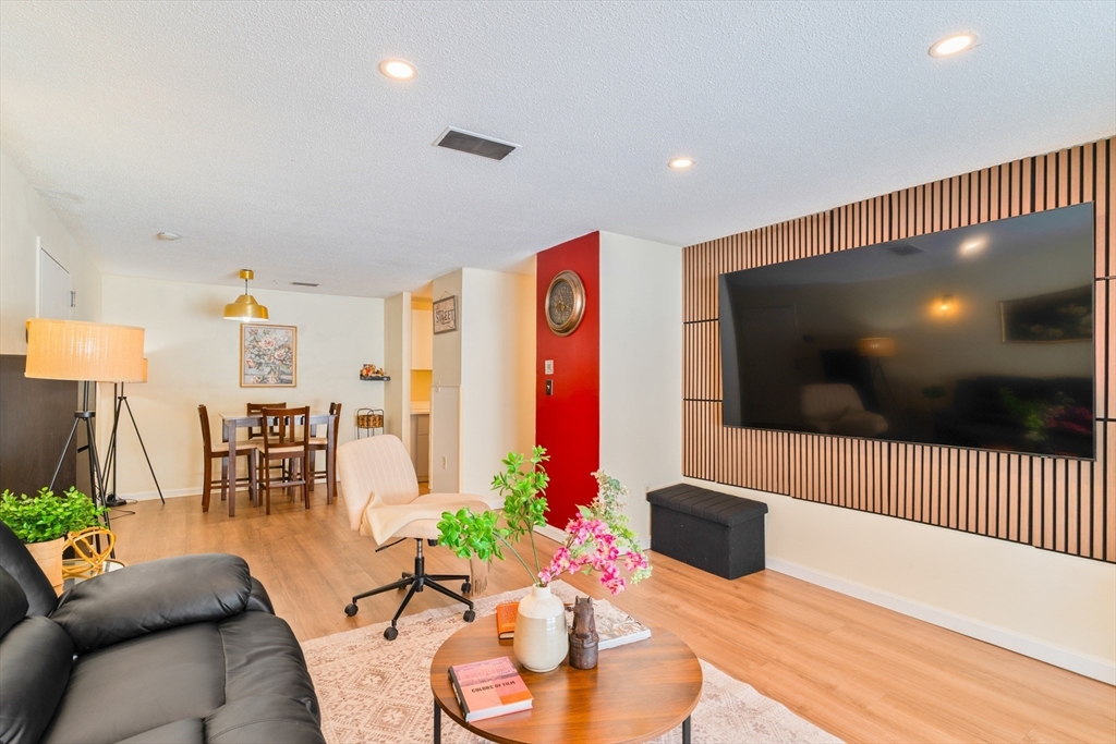 602 Franklin Crossing Road, Unit 602 Franklin, MA 02038 - Photo 4 of 41