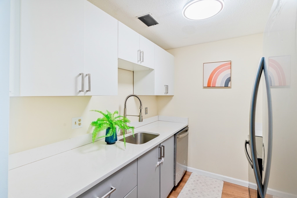 602 Franklin Crossing Road, Unit 602 Franklin, MA 02038 - Photo 9 of 41