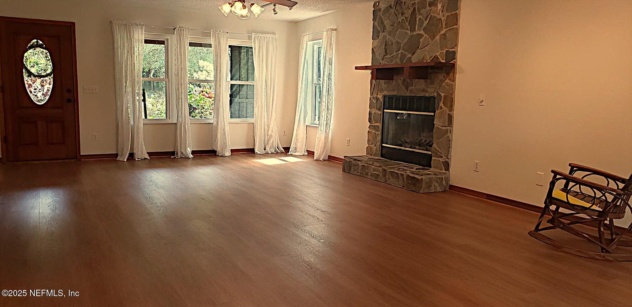 1153 Neck Road Ponte Vedra Beach, FL 32082 - Photo 26 of 91 Living Room & Wood Burning Fireplace fac