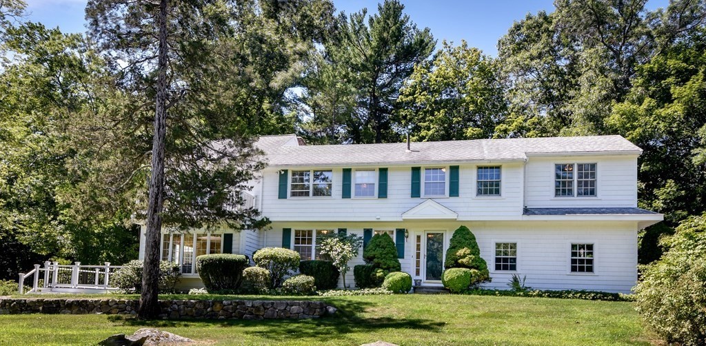 28 Meadowbrook Road Dover, MA 02030 - Photo 1 of 31 Gallery Image 1