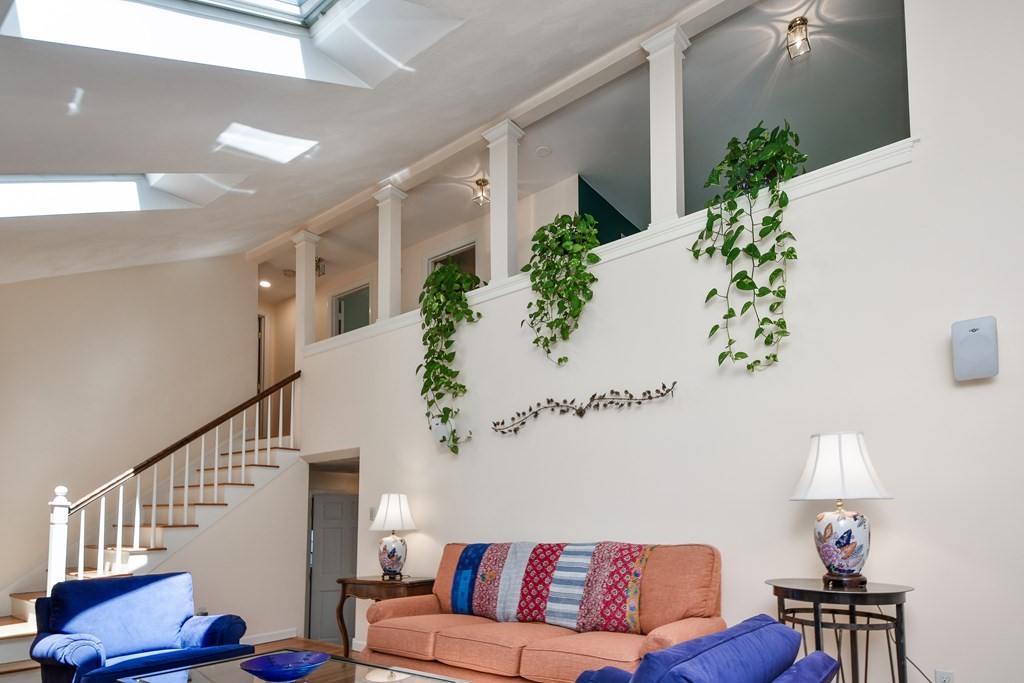 28 Meadowbrook Road Dover, MA 02030 - Photo 6 of 31 Gallery Image 6