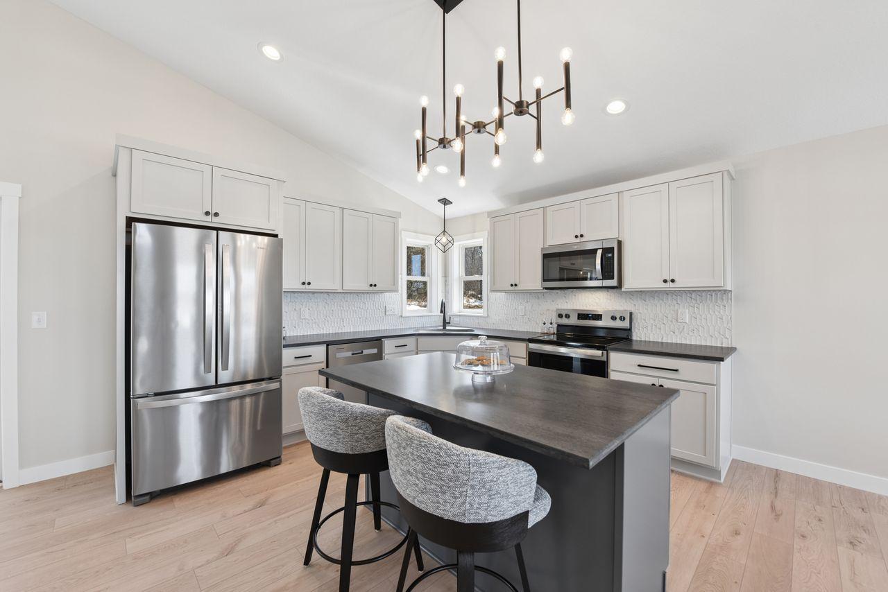 739 Magoo Road Hudson, WI 54016 - Photo 7 of 26