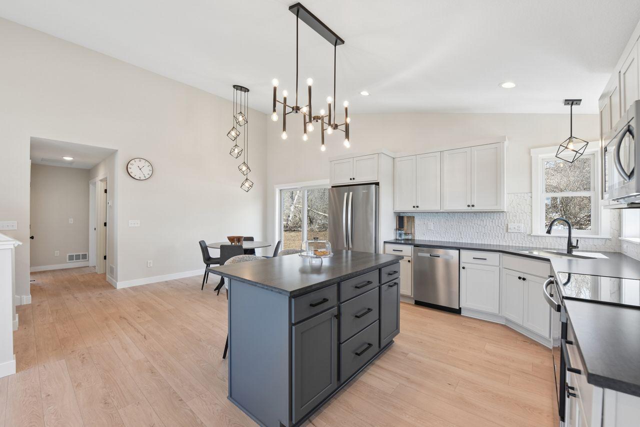 739 Magoo Road Hudson, WI 54016 - Photo 10 of 26