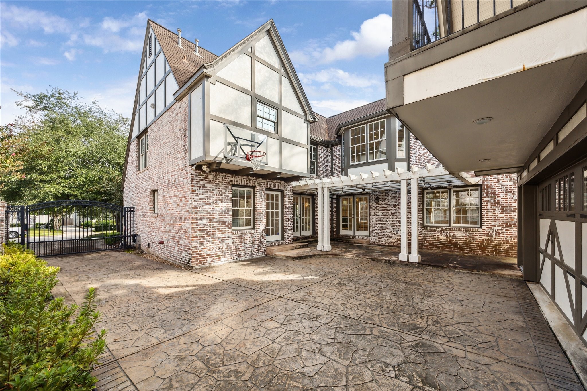2117 Chilton Road Houston, TX 77019 - Photo 38 of 50 a view of a house with a yard