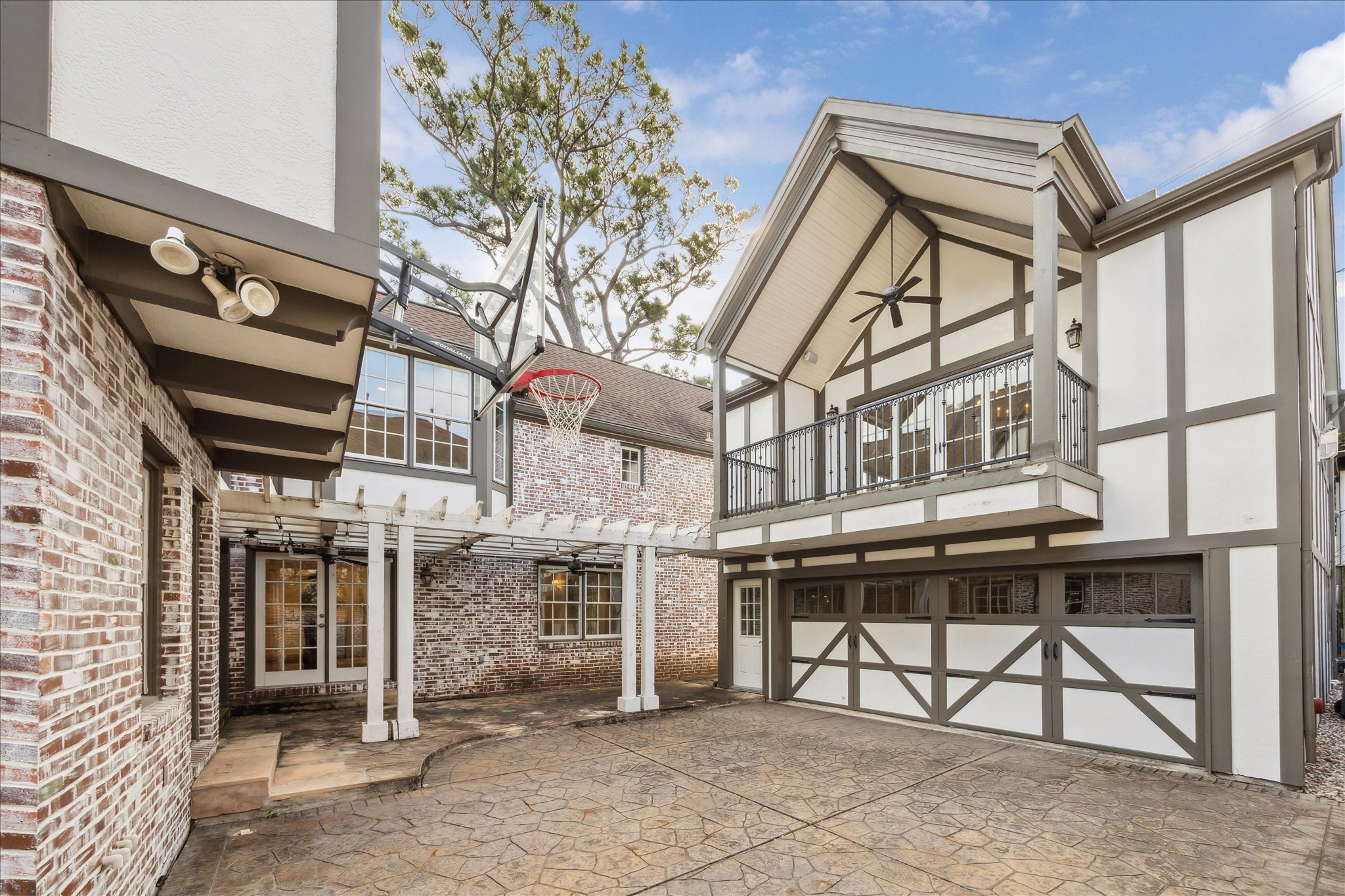 2117 Chilton Road Houston, TX 77019 - Photo 40 of 50 a view of house with a outdoor space